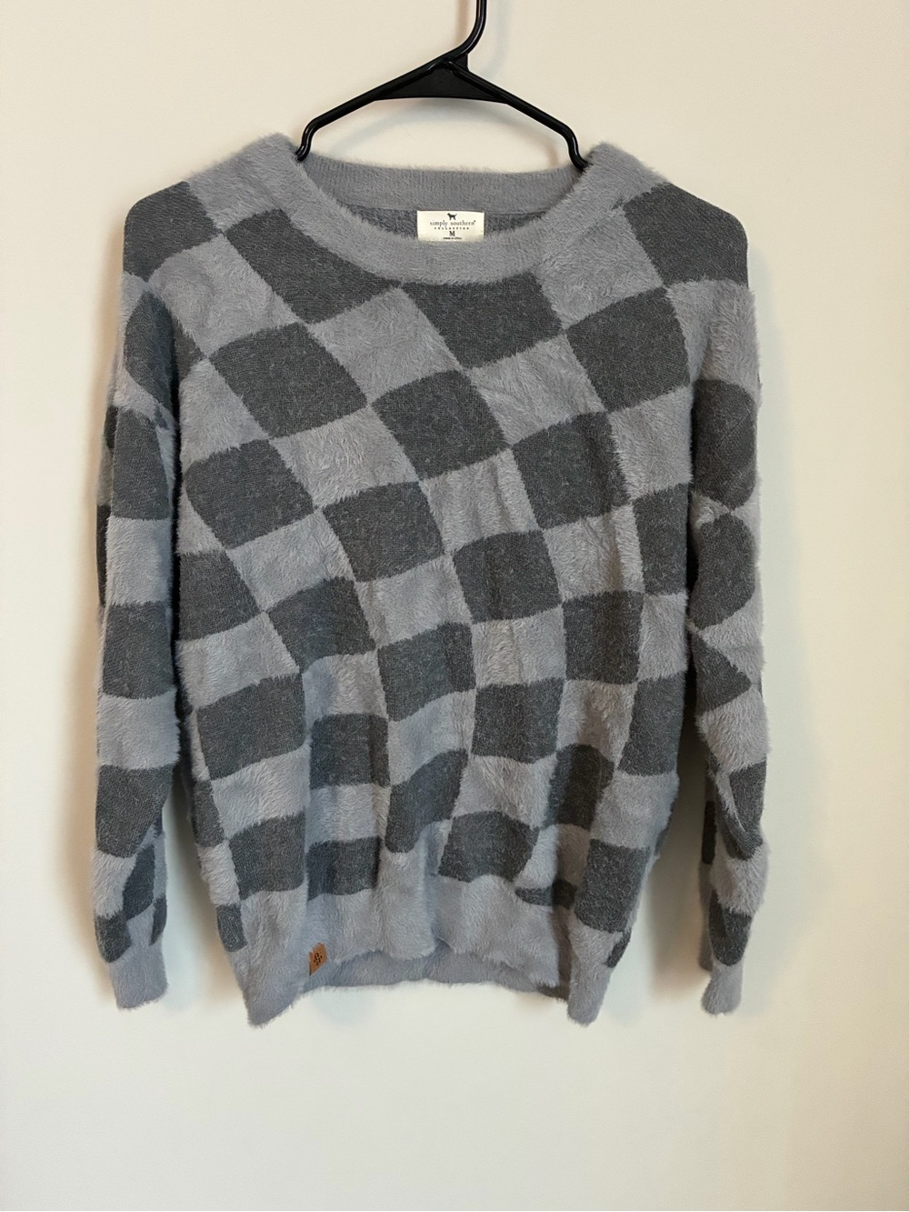 Simply Southern Gray Checkered Fuzzy Sweater Size Medium - Picture 2 of 9